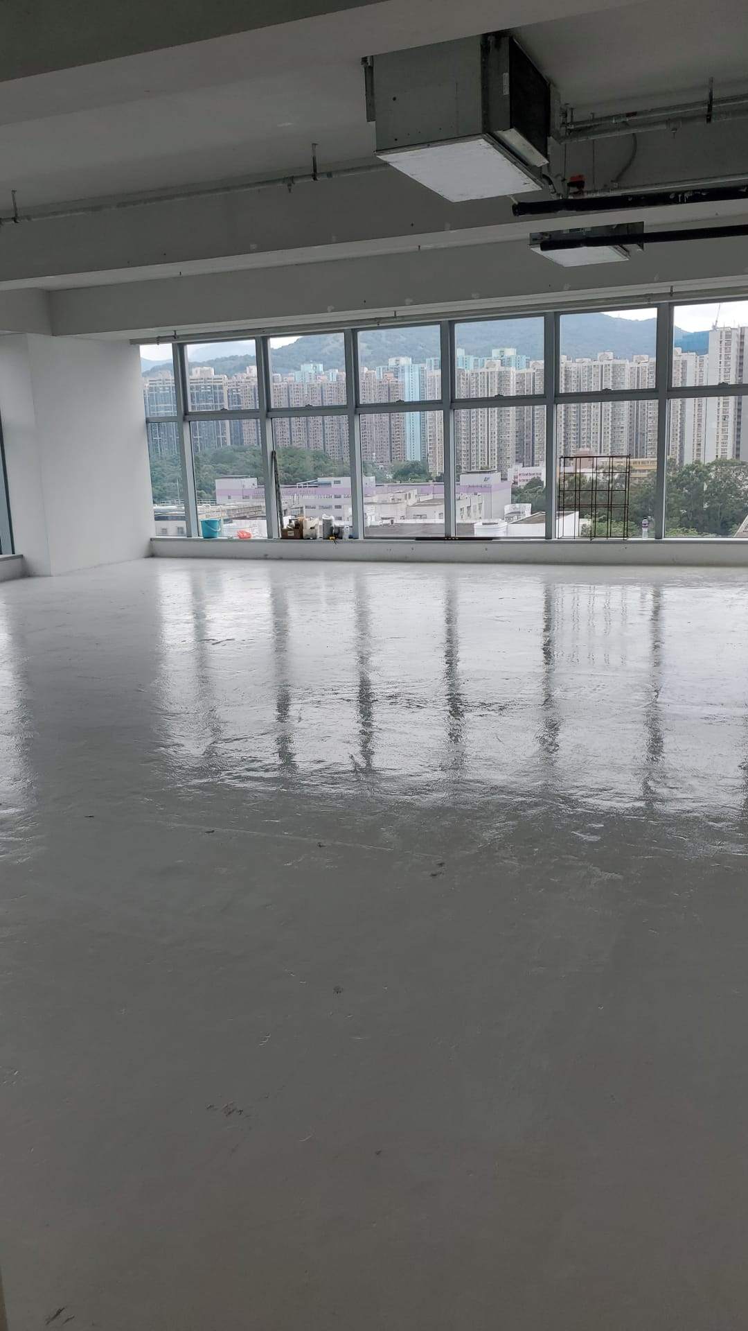 大空間地台反光